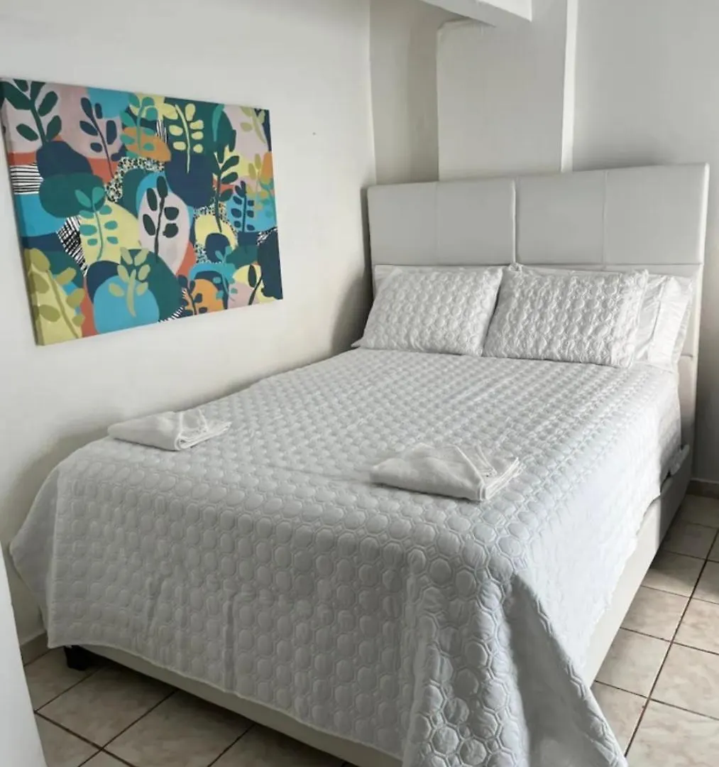 Ferienwohnung Shalex House 3 Carolina